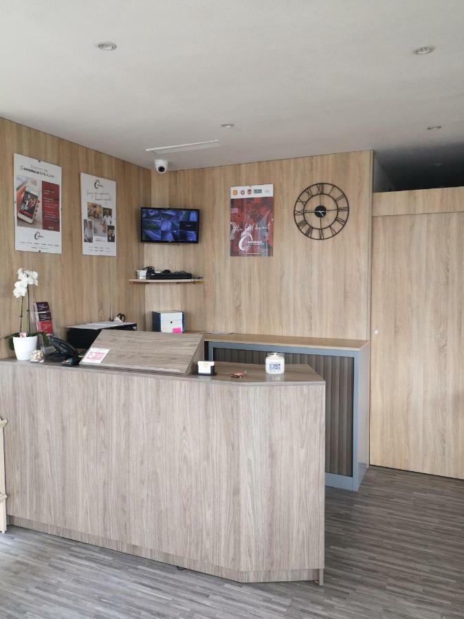 Hotel The Originals Access Aeroport, Aurillac